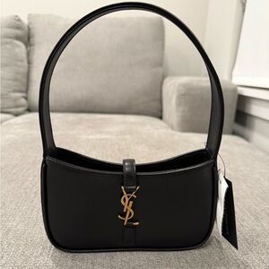 Yves Saint Laurent Black Shoulder Bag | MINI LE 5 À 7 IN SMOOTH LEATHER